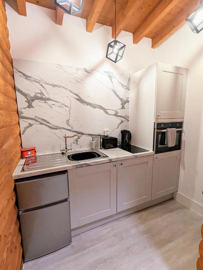 Kaoglen Squirrel Drey-Hot Tub-Pet Friendly-Perth Villa Balnald Exterior photo