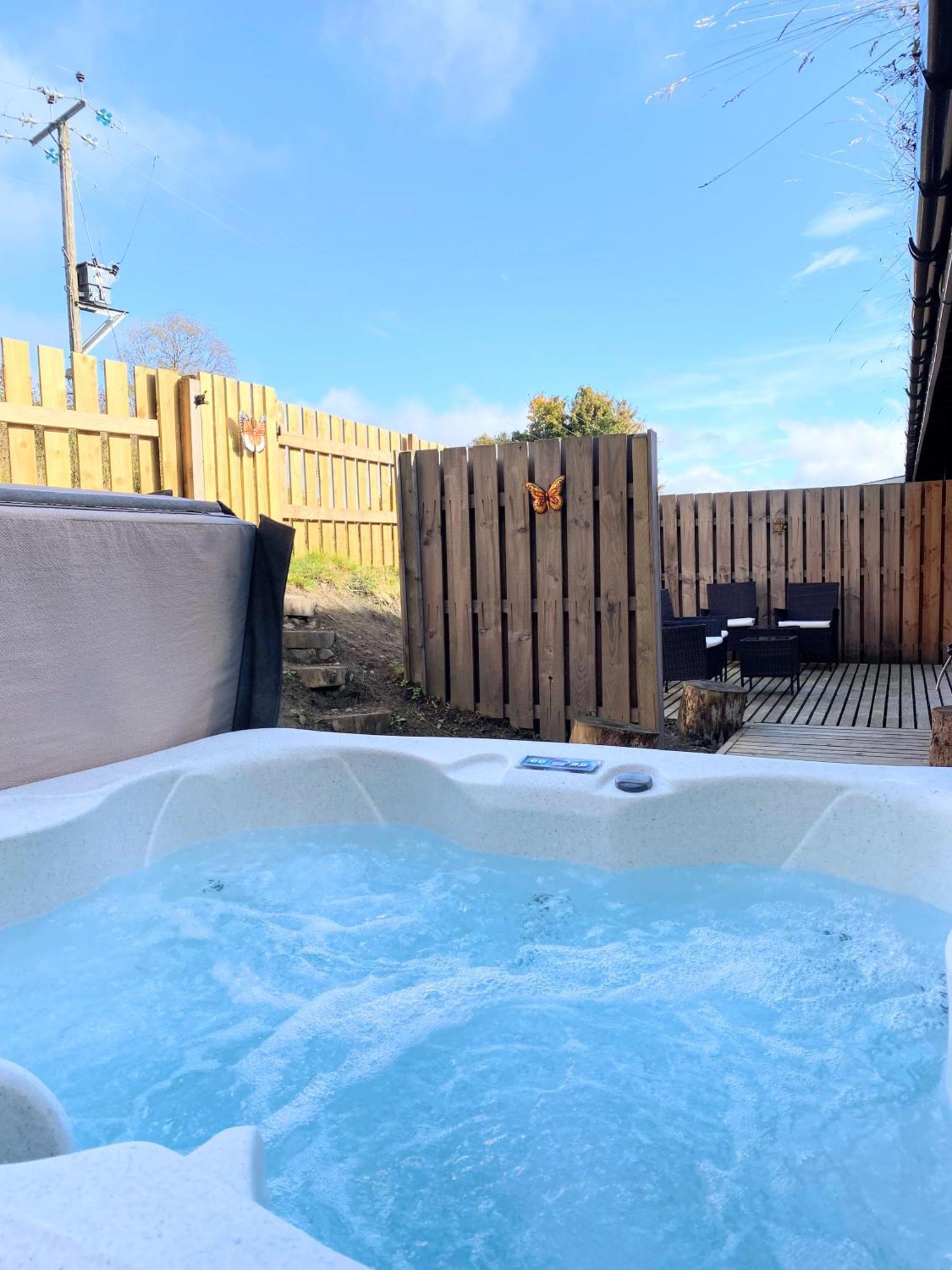 Kaoglen Squirrel Drey-Hot Tub-Pet Friendly-Perth Villa Balnald Exterior photo
