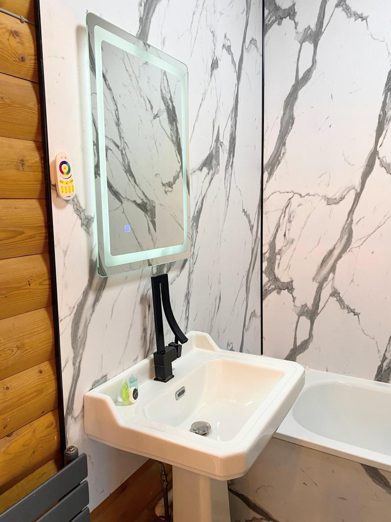 Kaoglen Squirrel Drey-Hot Tub-Pet Friendly-Perth Villa Balnald Exterior photo