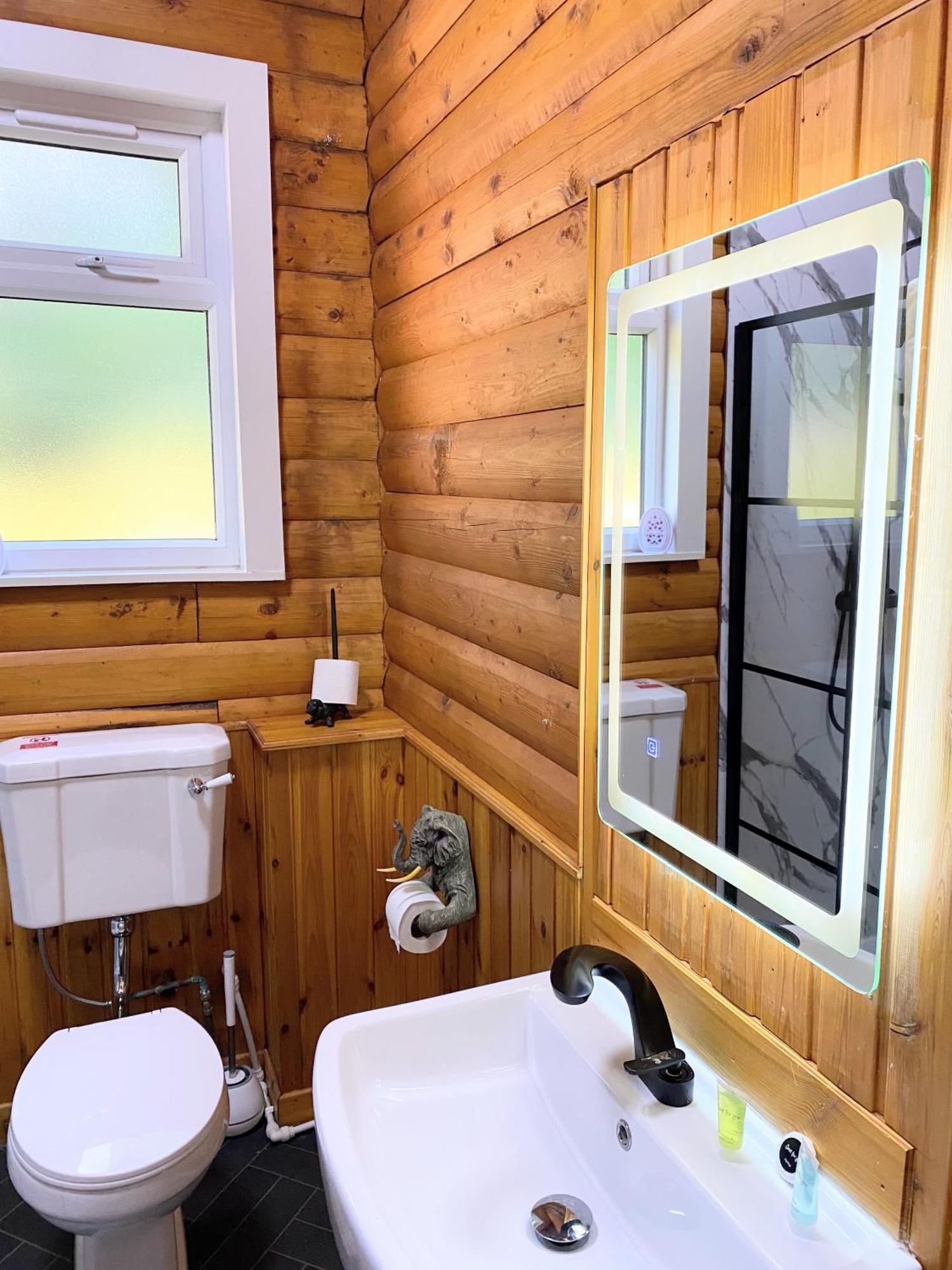 Kaoglen Squirrel Drey-Hot Tub-Pet Friendly-Perth Villa Balnald Exterior photo