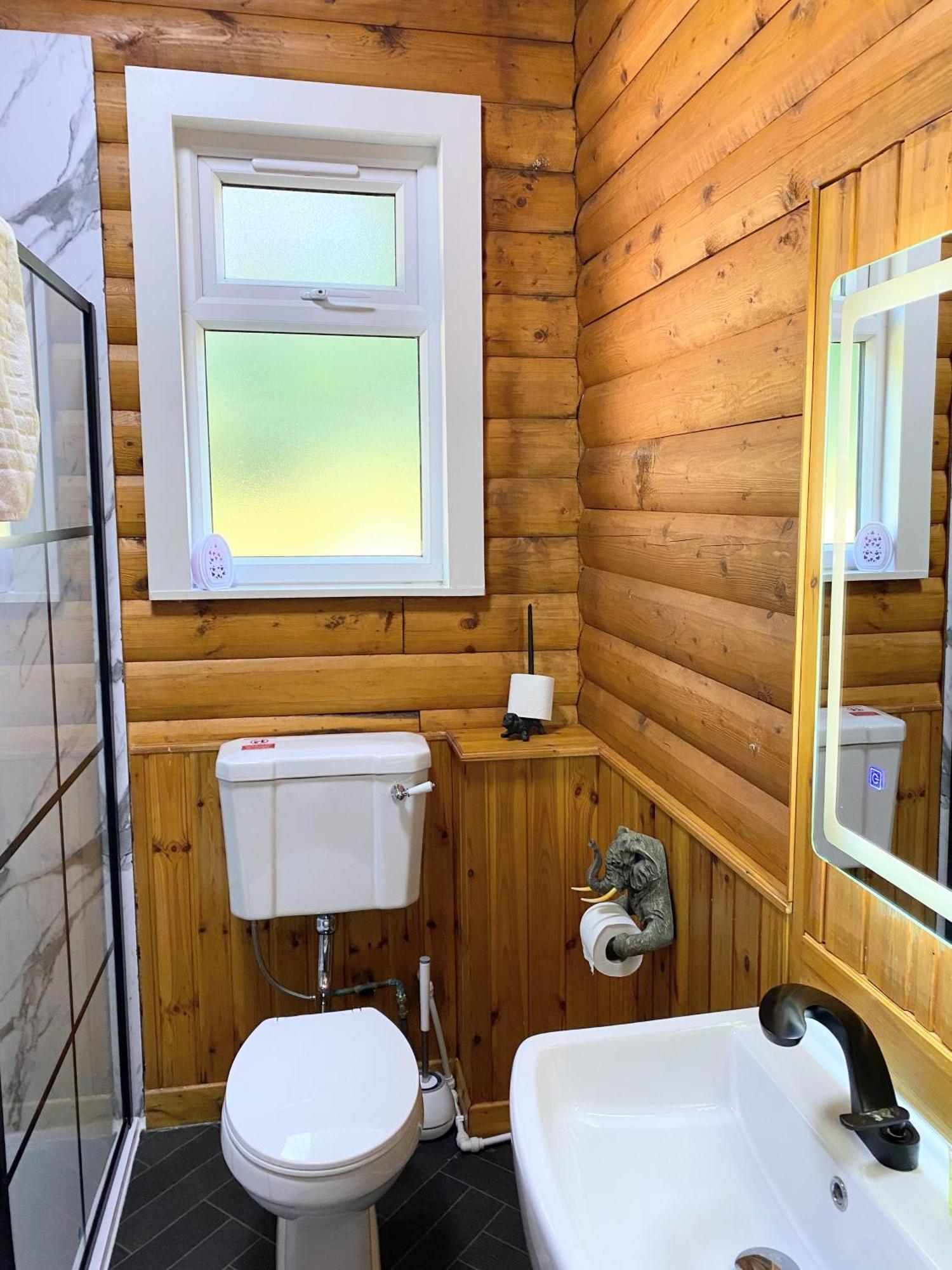 Kaoglen Squirrel Drey-Hot Tub-Pet Friendly-Perth Villa Balnald Exterior photo